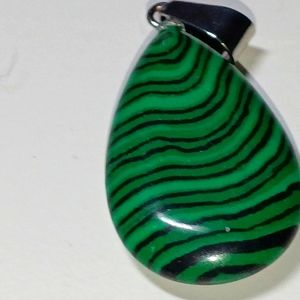 Stone Outus Pendant